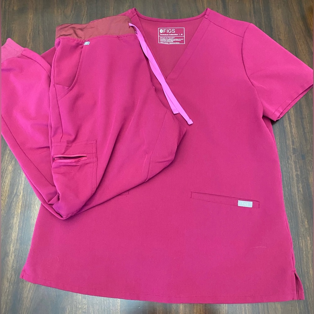 FIGS Dark Magenta Casma and Zamora Joggers… M/M Petite